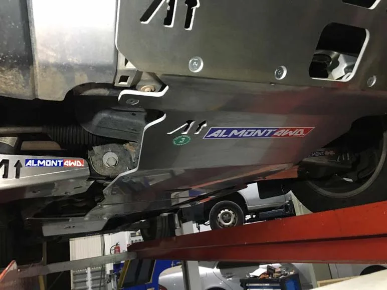 Discovery 3 V8 — taller 4x4 en Águilas (Murcia) (2/10)