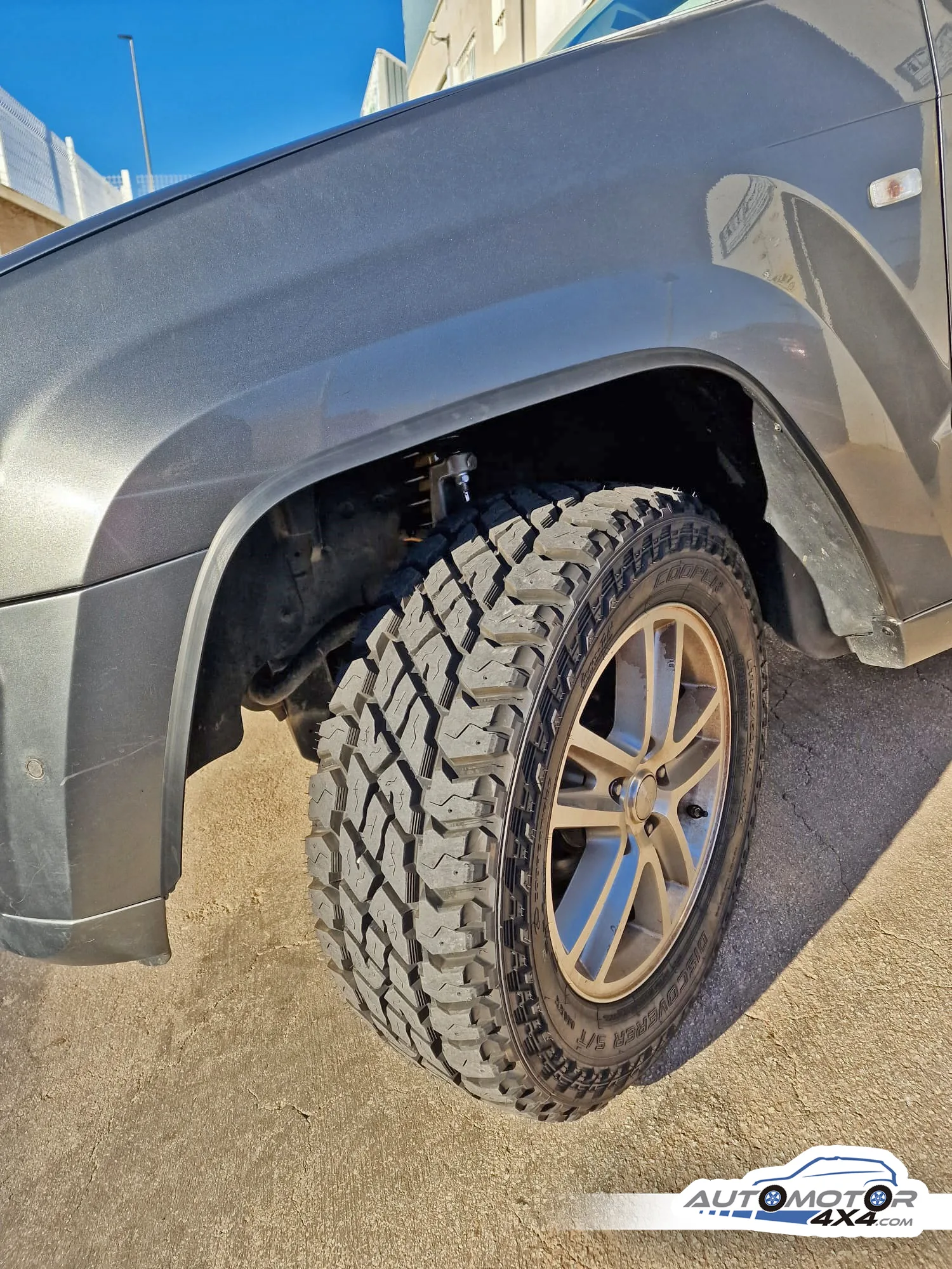 JEEP GRAND CHEROKEE OVERLAND — taller 4x4 en Águilas (Murcia) (4/7)