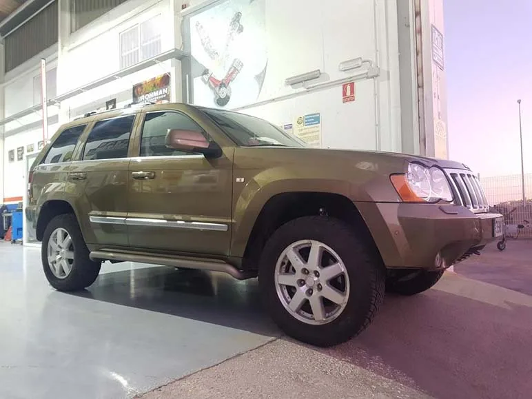 Jeep Grand Cherokke WK — taller 4x4 en Águilas (Murcia) (2/2)