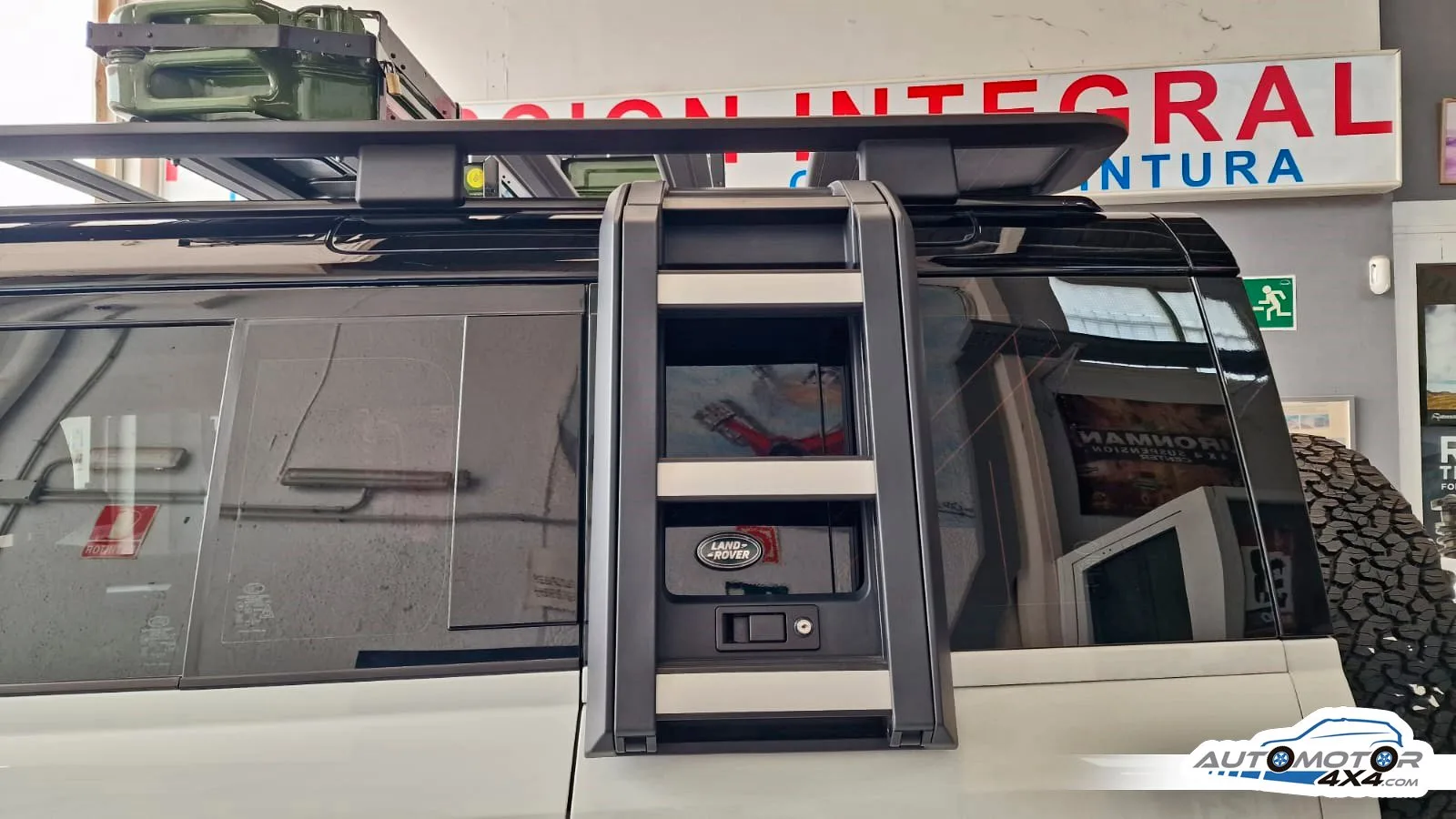 LAND ROVER DEFENDER 110 D200 — taller 4x4 en Águilas (Murcia) (7/10)