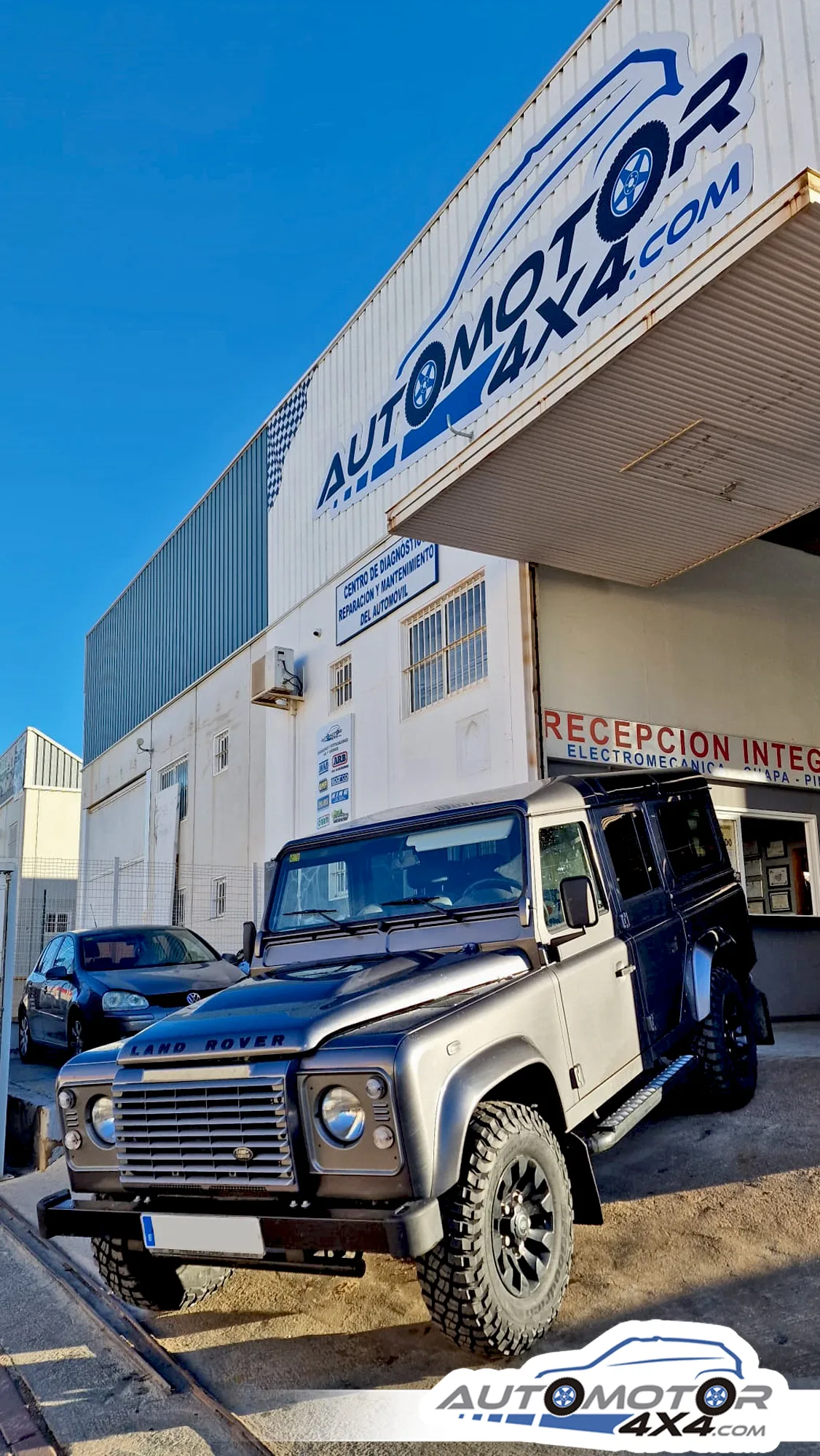 LAND ROVER DEFENDER 110 — taller 4x4 en Águilas (Murcia) (2/4)