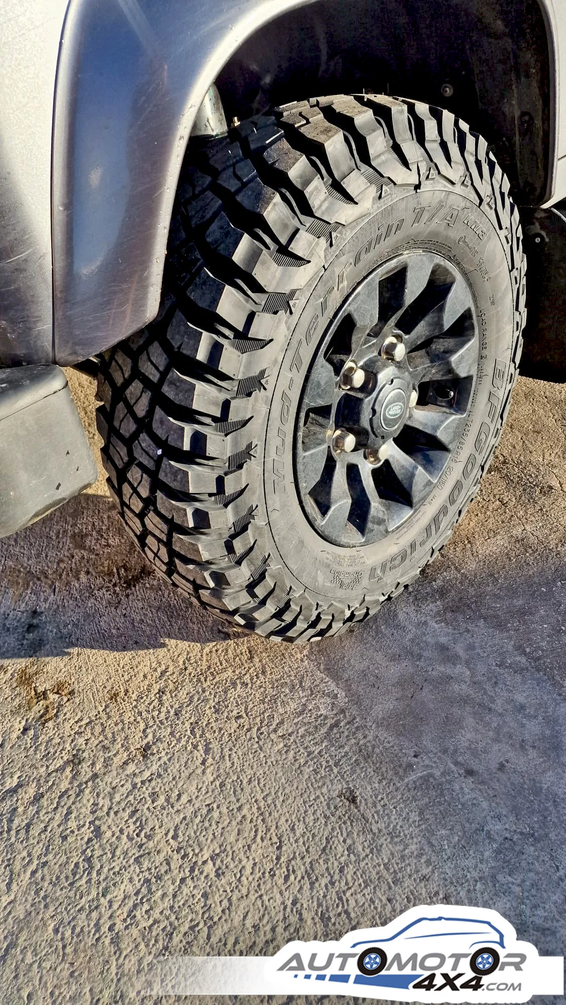 LAND ROVER DEFENDER 110 — taller 4x4 en Águilas (Murcia) (3/4)