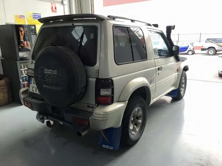 Mitsubishi Montero 2.8 — taller 4x4 en Águilas (Murcia) (3/4)