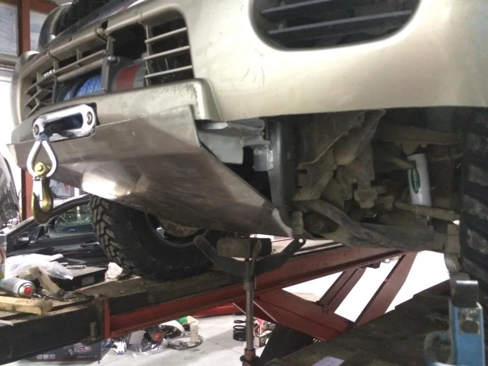 Mitsubishi Montero Sport — taller 4x4 en Águilas (Murcia) (4/9)