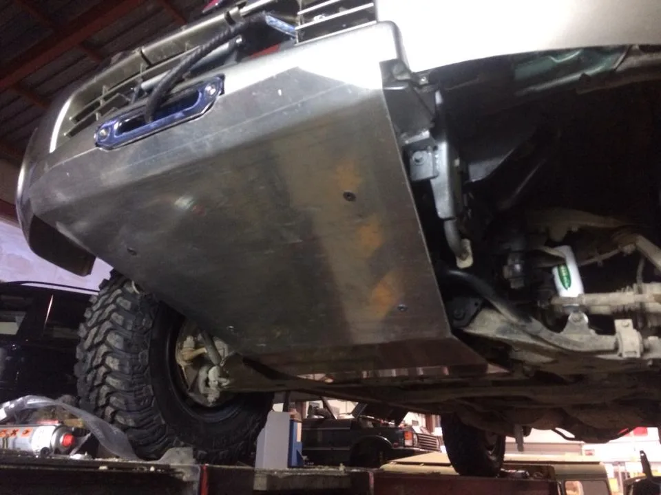 Mitsubishi Montero Sport — taller 4x4 en Águilas (Murcia) (6/9)