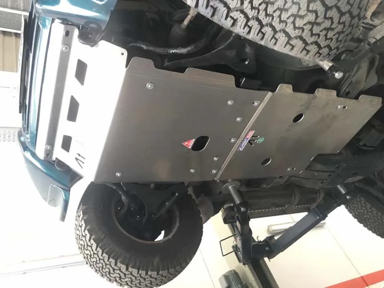 Mitsubishi Montero v60 Barcelona — taller 4x4 en Águilas (Murcia) (3/9)