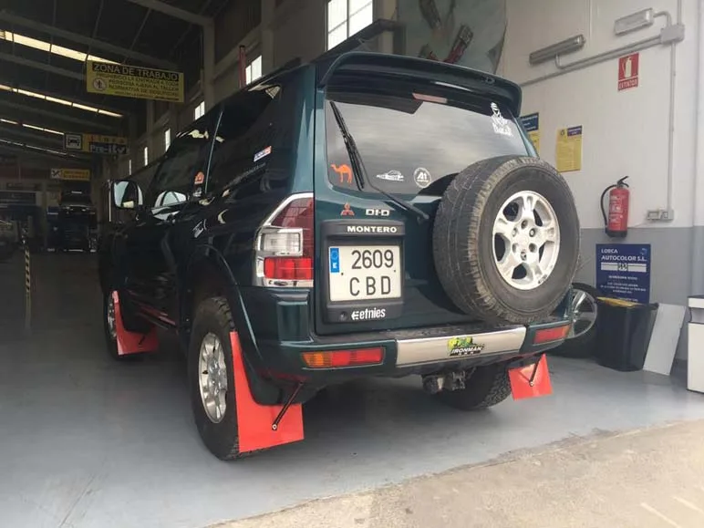 Mitsubishi Montero v60 Barcelona — taller 4x4 en Águilas (Murcia) (6/9)