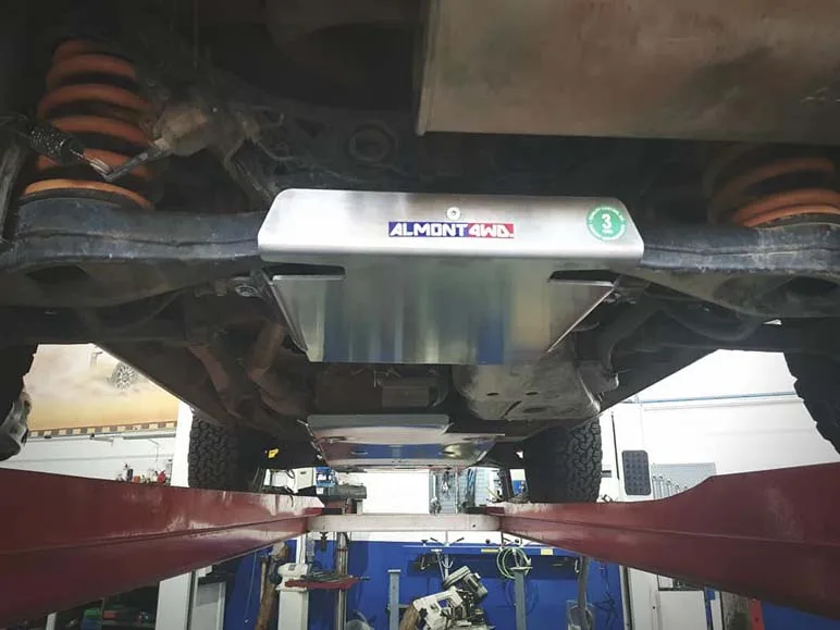Mitsubishi Montero V60 Caniles — taller 4x4 en Águilas (Murcia) (6/6)