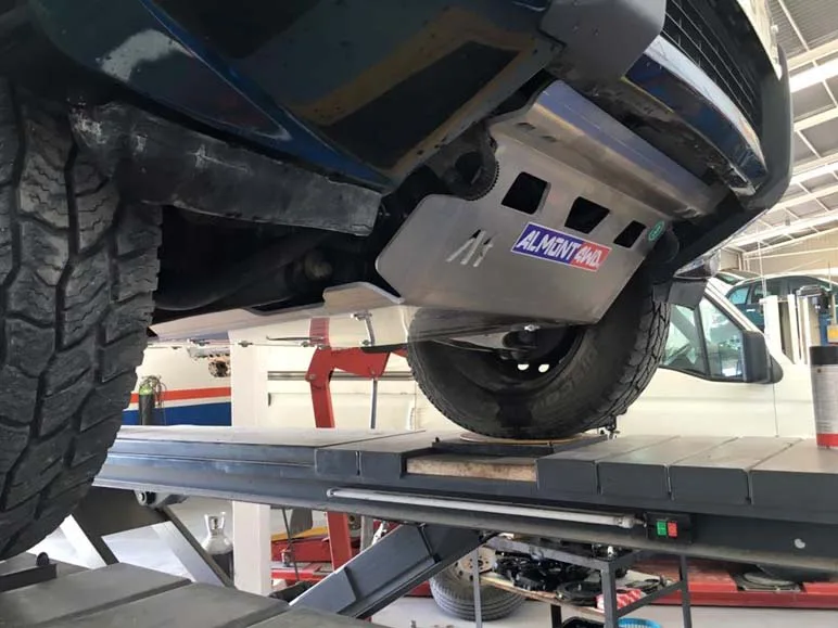 Mitsubishi Montero v80 Granada — taller 4x4 en Águilas (Murcia) (10/10)