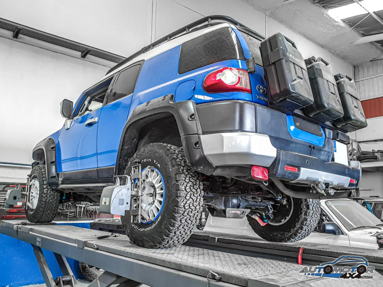 Toyota FJ Cruiser — taller 4x4 en Águilas (Murcia) (2/11)