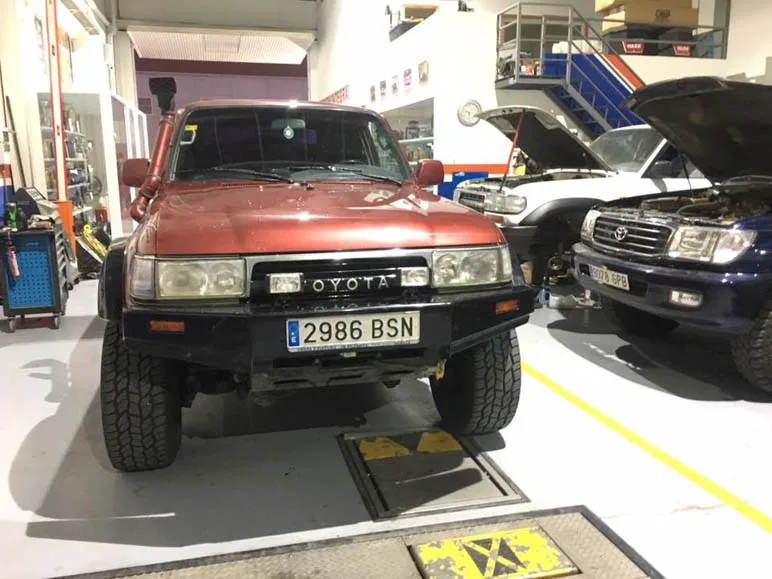 Toyota HDJ 80 Ramón — taller 4x4 en Águilas (Murcia) (4/5)