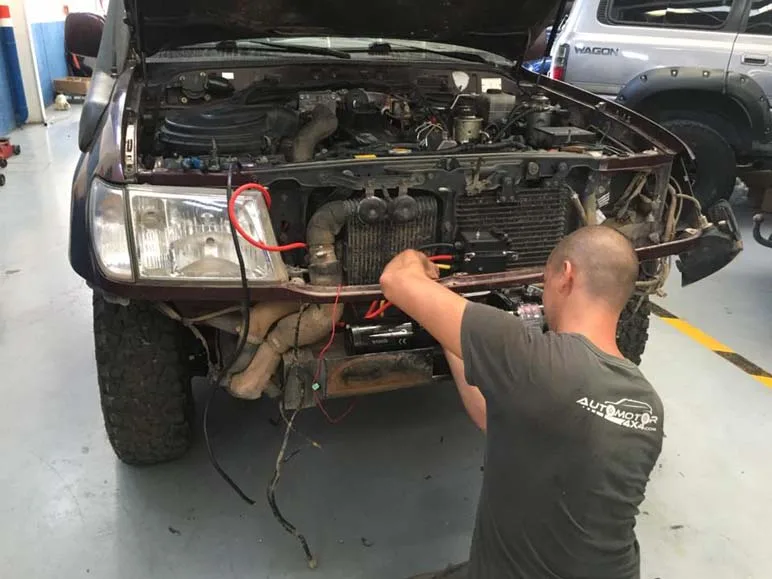 Toyota HDJ100 Lorca — taller 4x4 en Águilas (Murcia) (3/4)