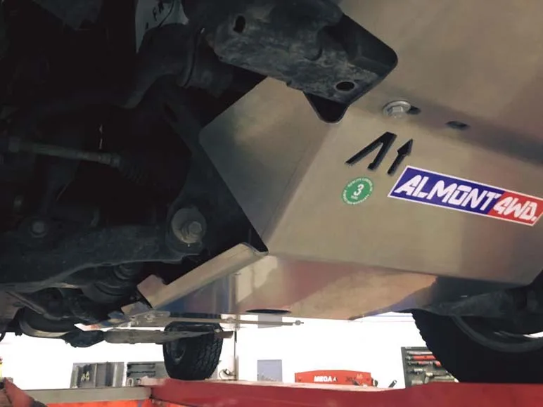Toyota KDJ150 Madrid — taller 4x4 en Águilas (Murcia) (4/7)