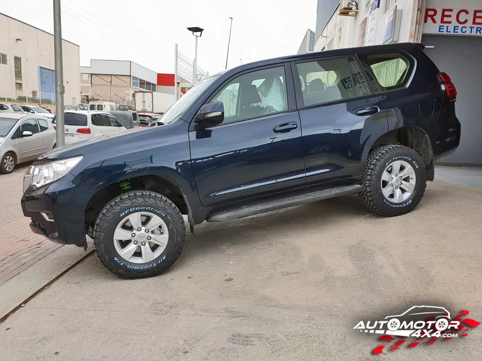 TOYOTA LAND CRUISER GDJ 150 — taller 4x4 en Águilas (Murcia) (2/9)