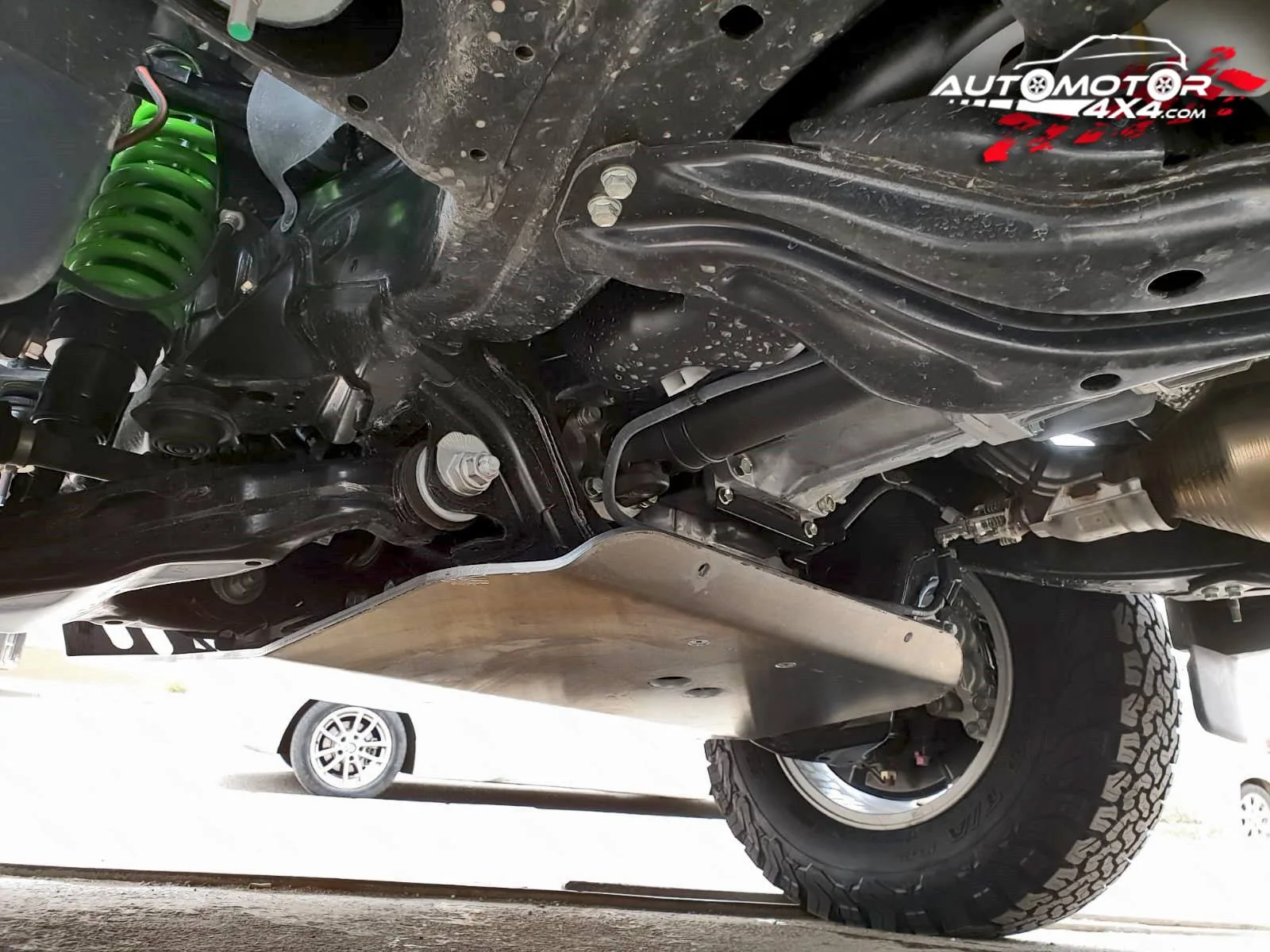 TOYOTA LAND CRUISER GDJ 150 — taller 4x4 en Águilas (Murcia) (6/9)