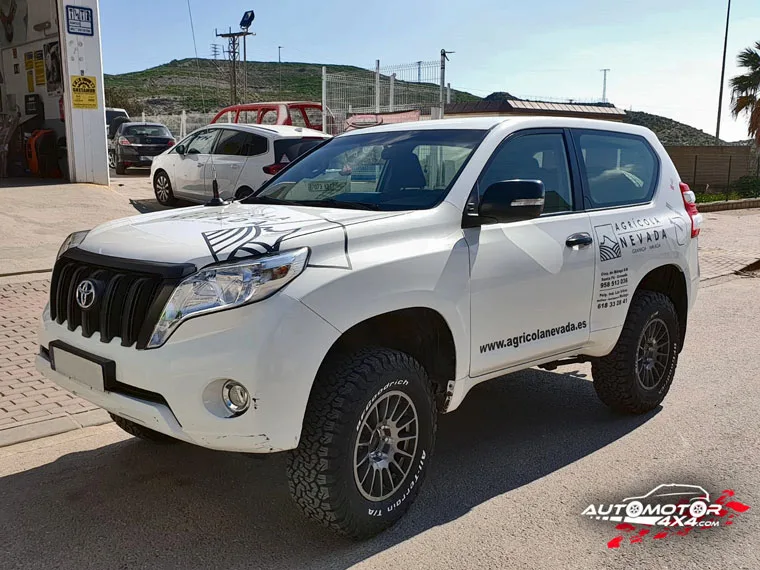 TOYOTA LAND CRUISER KDJ155 AGRICOLA NEVADA — 4x4 workshop in Águilas (Murcia, Spain) (2/11)