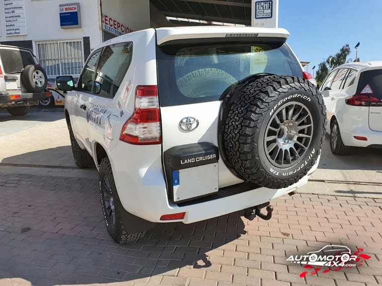 TOYOTA LAND CRUISER KDJ155 AGRICOLA NEVADA — 4x4 workshop in Águilas (Murcia, Spain) (3/11)