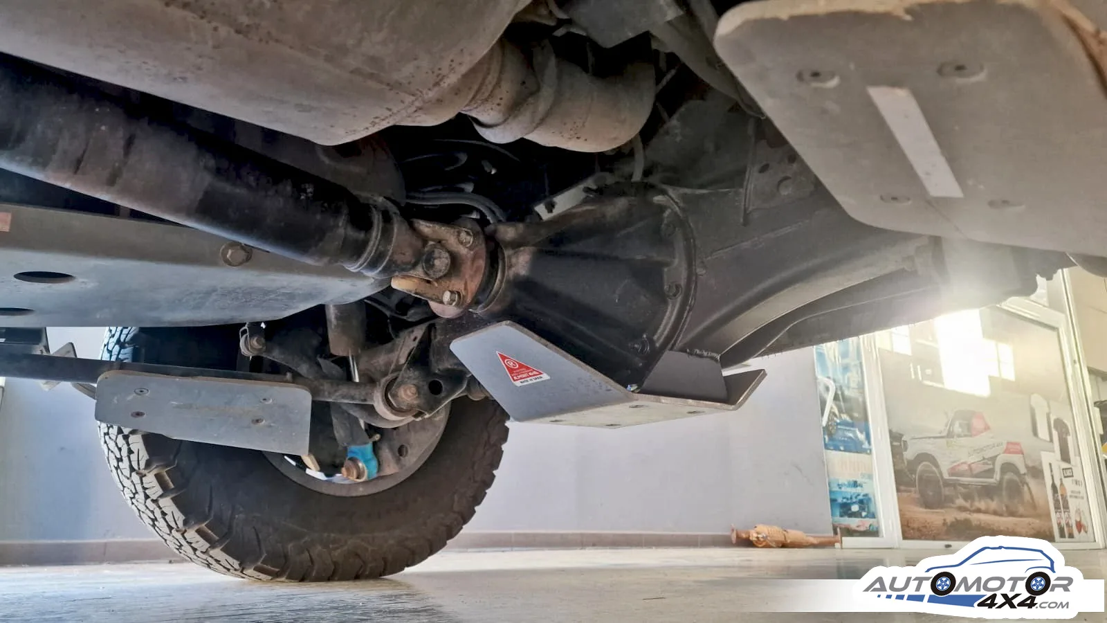 TOYOTA LAND CRUISER VDJ200 — taller 4x4 en Águilas (Murcia) (4/4)